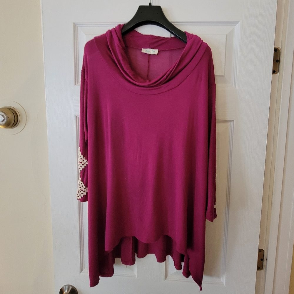 Grace & Lace Pink Fuschia Top w/Crochet Appliques Like NEW! 3/4 Sleeves